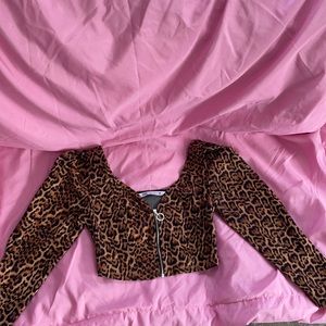 Super cute leopard print crop top from Zara XS